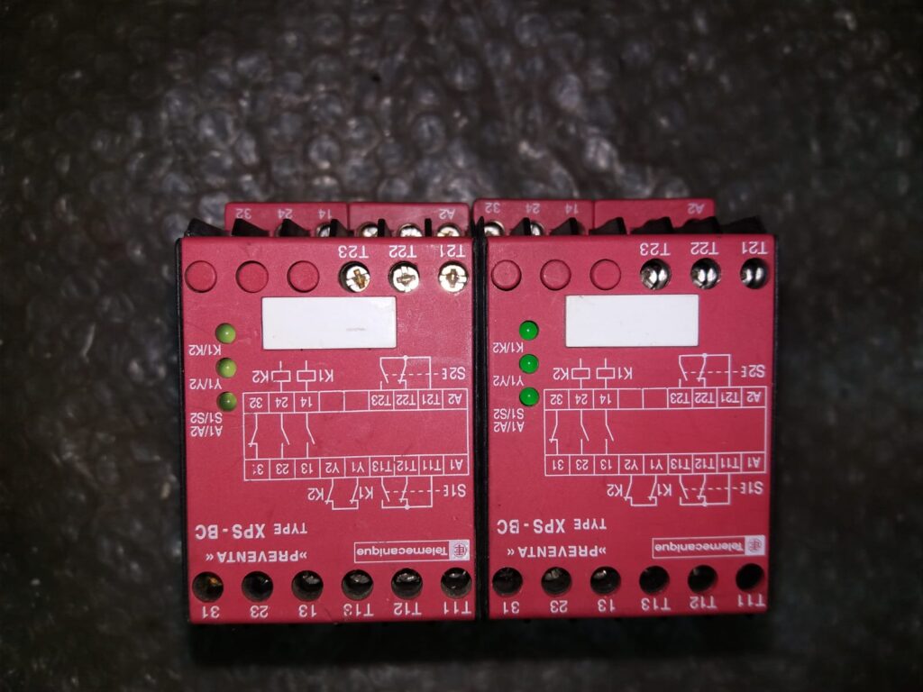 Satılık TELEMECANIQUE XPS-BC 24VDC ÇİFTEL EMNİYET RÖLESİ